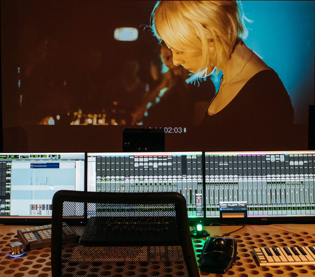 Leinwand-Projektion, Mischstudio für Film/TV/VR/Streaming